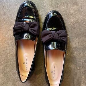 Bandolino patent leather loafers with Bow Accent